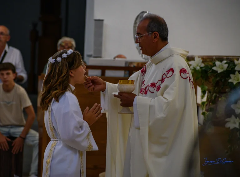 Rito della Prima Comunione in Chiesa