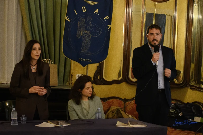 Relatori durante la presentazione di Prigioniero di Mister Park a Sciacca